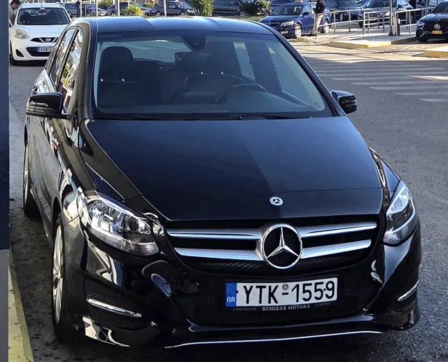 Black Mercedes-Benz B-Class
